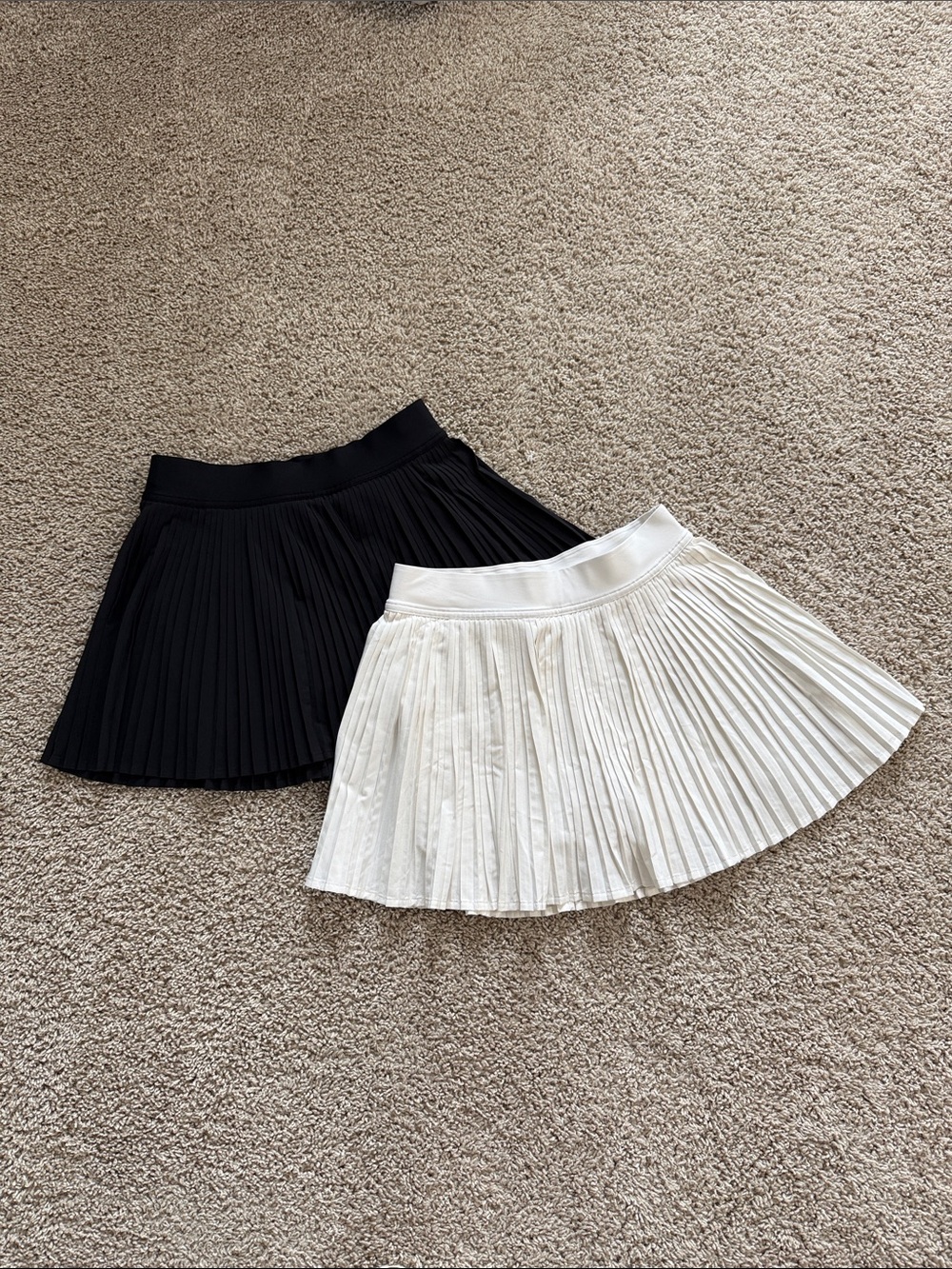 2 lululemon athletica Pleated Circle Skirts - Black & White